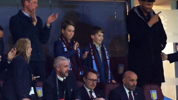 prince-william-prince-george-football-2-041124-c0726bfeffcc41fcb96524ee834d78ce