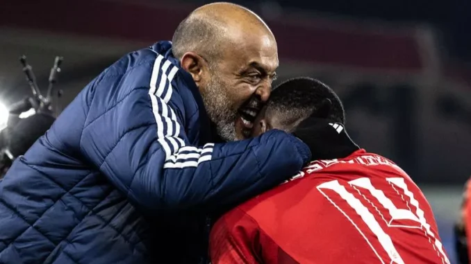 2_Nottingham-Forest-head-coach-Nuno-Espirito-Santo-and-Callum-Hudson-Odoi-after-victory-over-Ipswich-Town